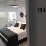 Ryous Mykonos Отель *